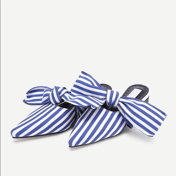 NWOT Nautical Bow Tie Striped Print Shoes - Picture 7 of 8